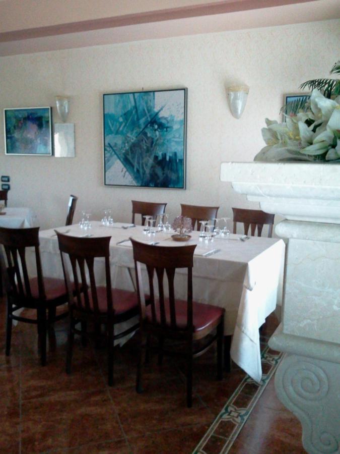 Albergo Al Portico 아자노데시모 외부 사진