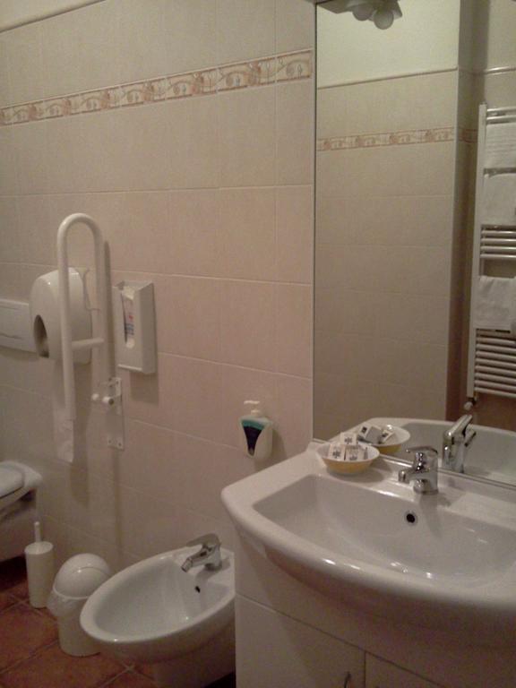 Albergo Al Portico 아자노데시모 객실 사진