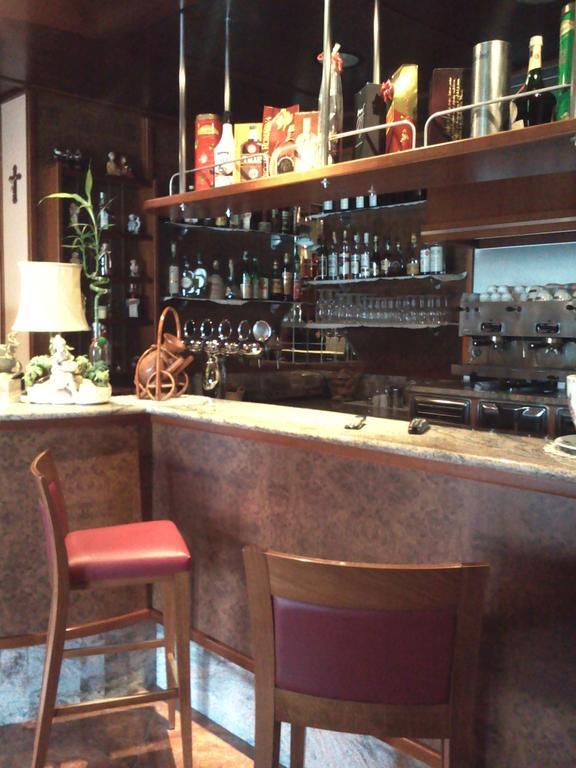 Albergo Al Portico 아자노데시모 외부 사진