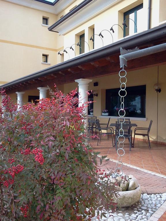 Albergo Al Portico 아자노데시모 외부 사진